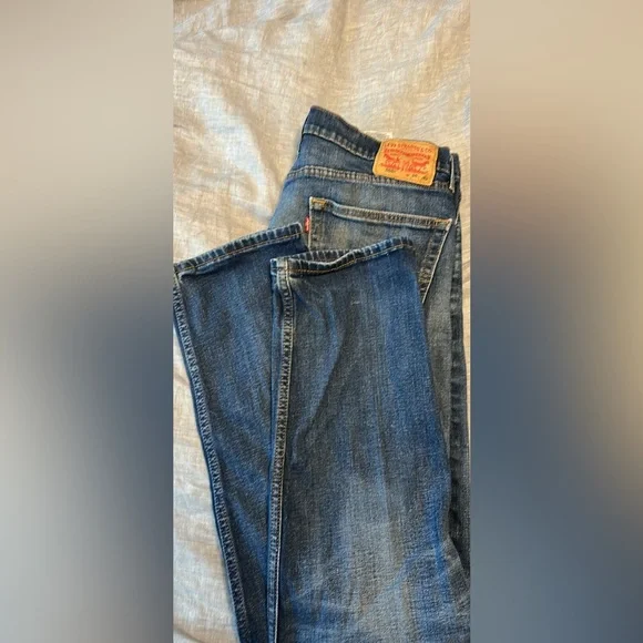 36W x 32L 505 Levi’s - Picture 2 of 3
